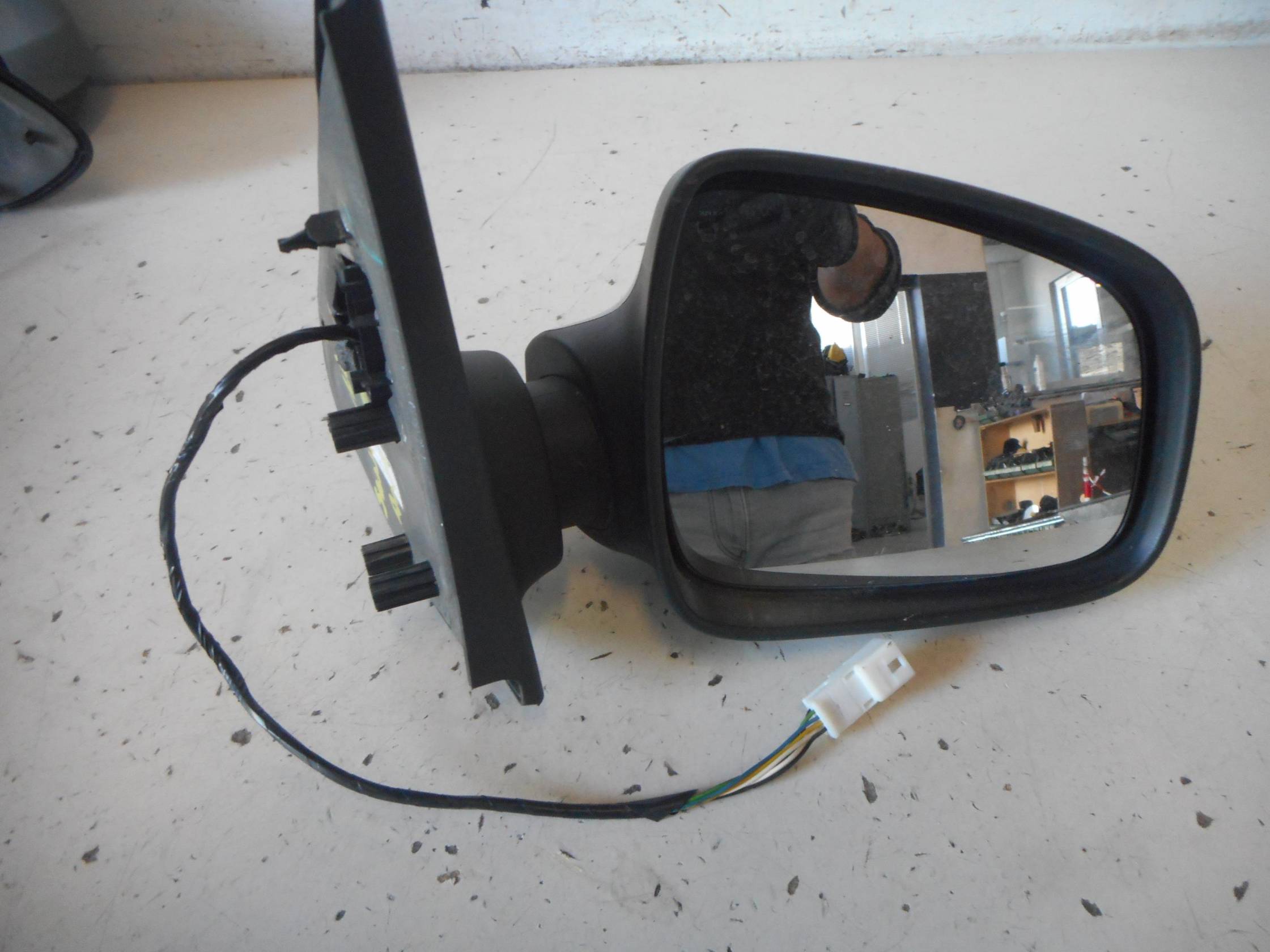 Retrovisore est. dx.